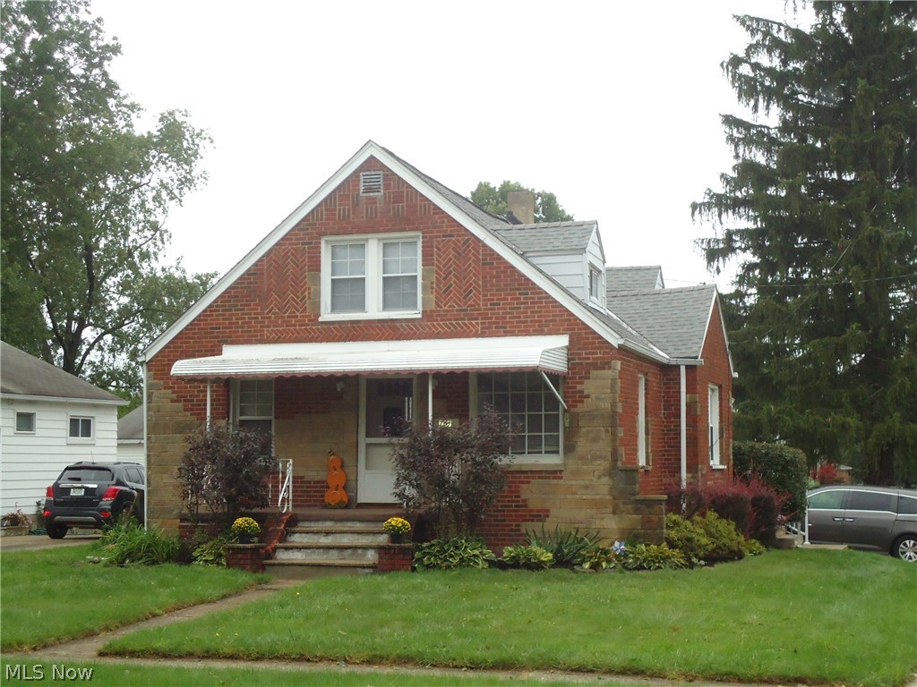 Charming 3/4 BR Brick Cape Cod with numerous updates...... Furnace & A/C (2005)--Bath (2018)--Pergo Flooring (2017)--Roof (2010). First floor BR and Bath. Open 1st floor layout with Kitchen, Dining room & Living Room featuring beautiful Pergo flooring....a great place to entertain or relax with family & friends. Applianced kitchen. Upstairs are 2 nice size rooms with storage closet in hall....tons of storage throughout the home. Finished rec room and laundry in basement. Convenient Falls location close to schools, Portage Crossings shopping and freeway. Attached 1 car garage & fenced yard. Larger than it looks. This is a great place to come home to!
Call today for your private viewing...