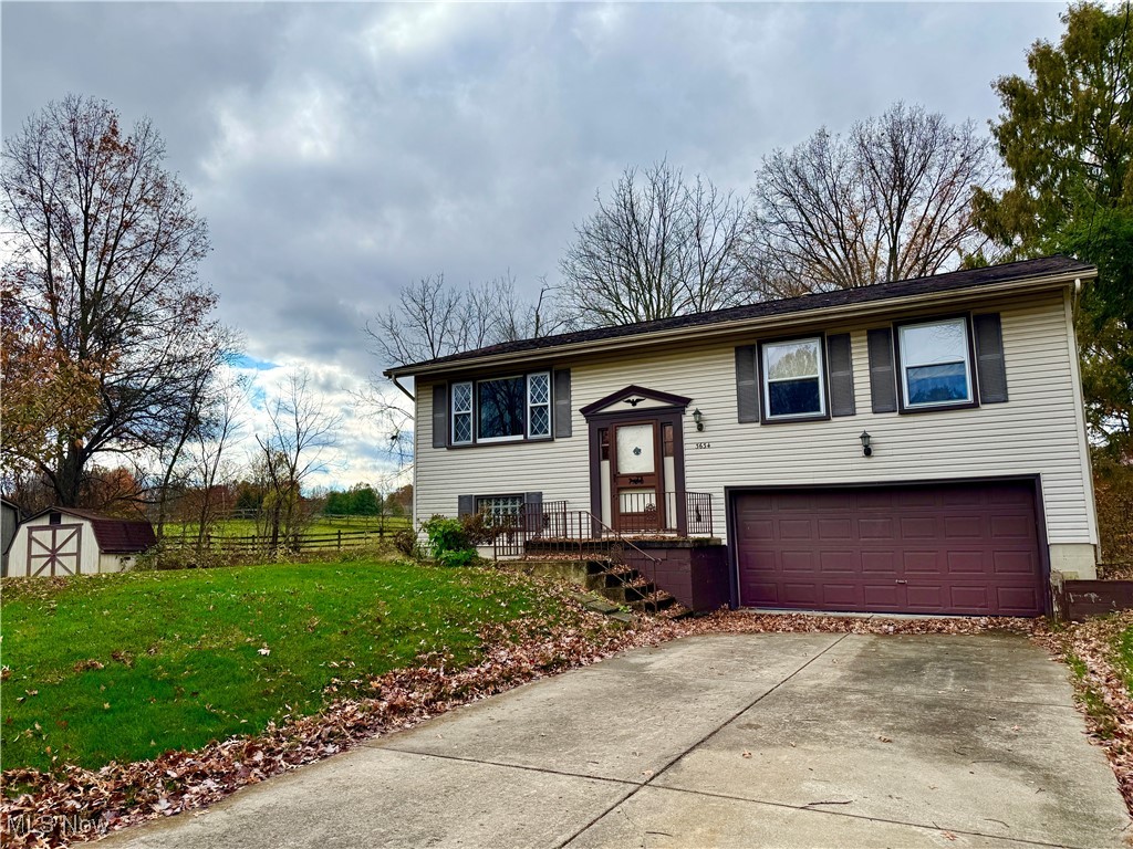 3634 Brookview Court, Canfield, Ohio image 2