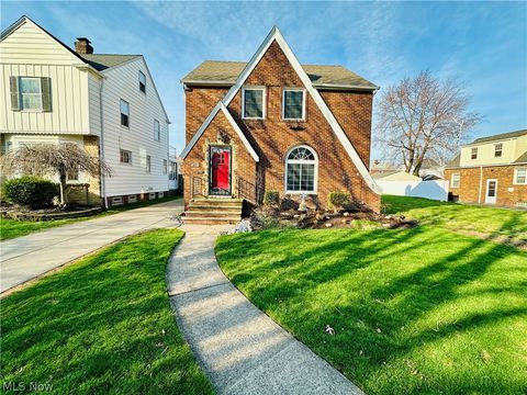 Homes For Sale - 94 E 217th Street<br/> Euclid, OH 44123
