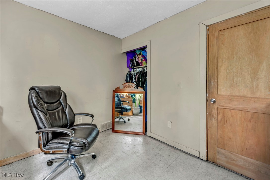 2212 Randall Street, Lorain, Ohio image 32