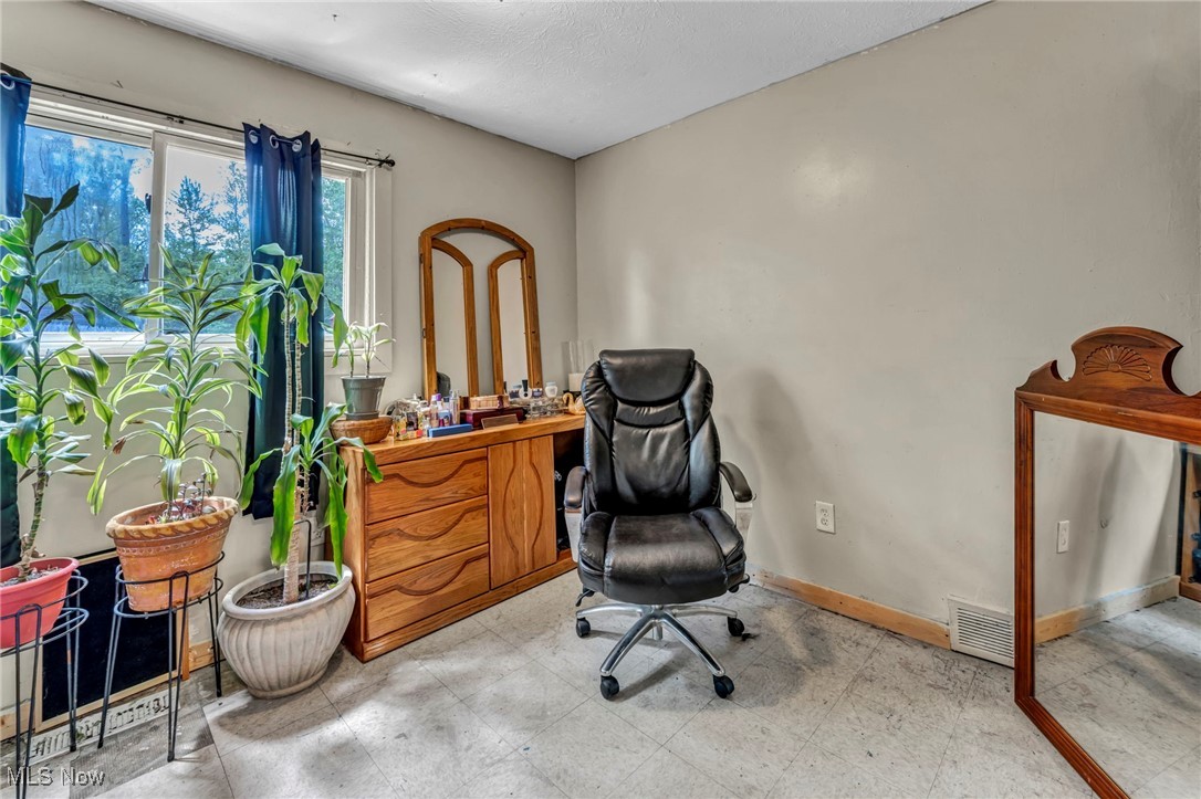 2212 Randall Street, Lorain, Ohio image 33