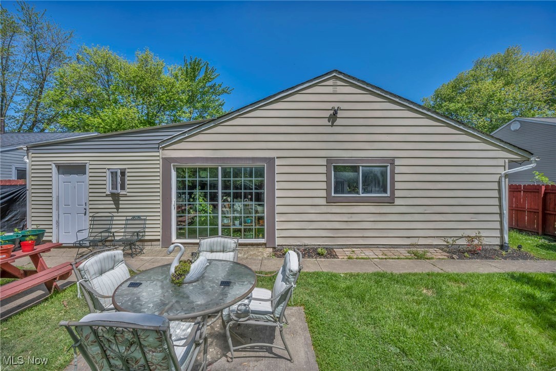 2212 Randall Street, Lorain, Ohio image 13