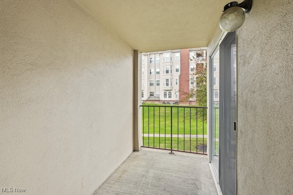 Fox Hollow/Woodhawk Condo - Residential