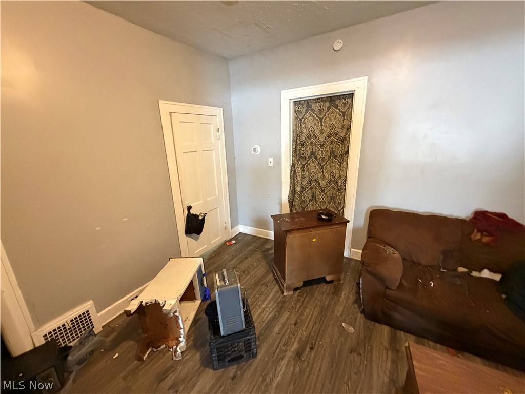 James M Hoyts - Residential