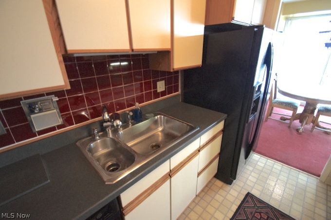 Marine Towers East Condo - Residential