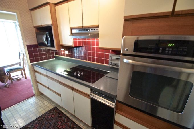 Marine Towers East Condo - Residential