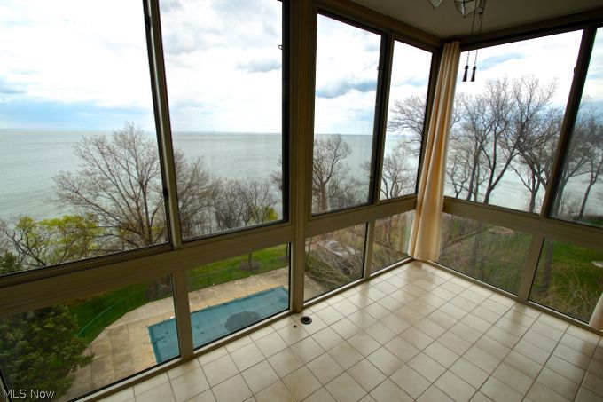 Marine Towers East Condo - Residential