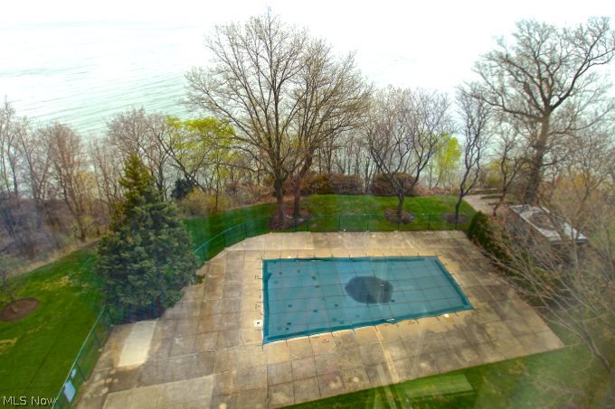 Marine Towers East Condo - Residential