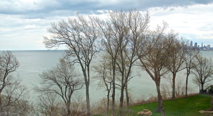 Marine Towers East Condo - Residential