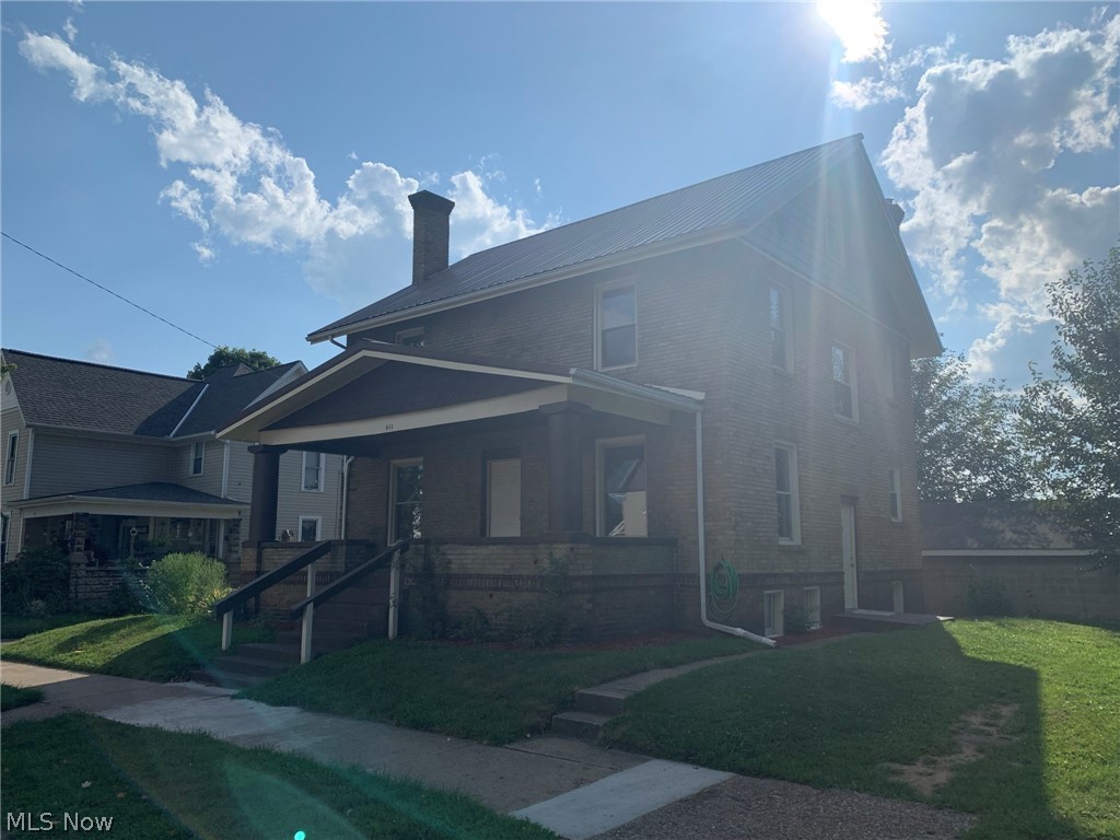 Just remodeled!!! Ready to move in! New roof, new AC unit, new carpet & flooring throughout. Updated bathroom.
Includes next door lot, so, you have a huge side yard
Finished attic as well provides approximately another 384 sq feet
AGENT OWNED