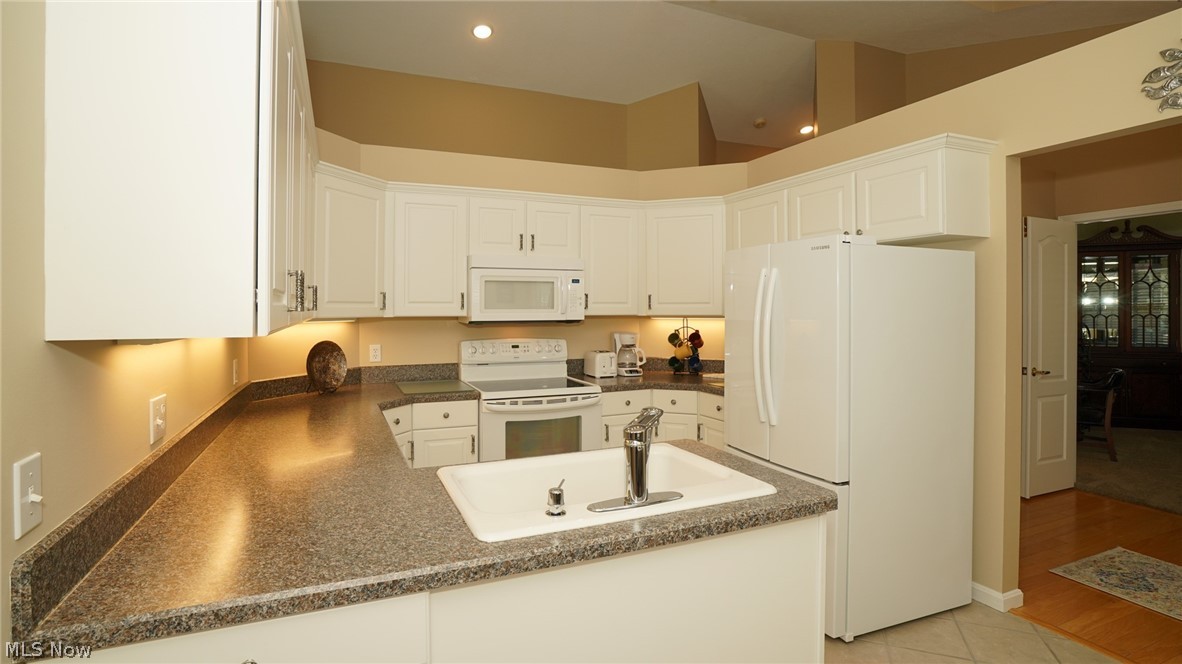 Devon Pond - Residential