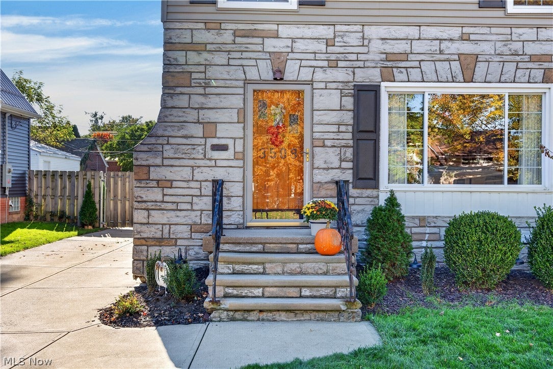3508 W 152 nd Street