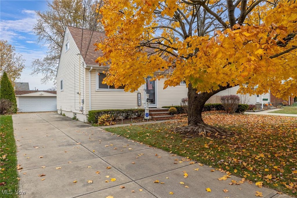Photo of 15472 Meigs Boulevard, Brook Park, OH 44142 (MLS # 5173077)