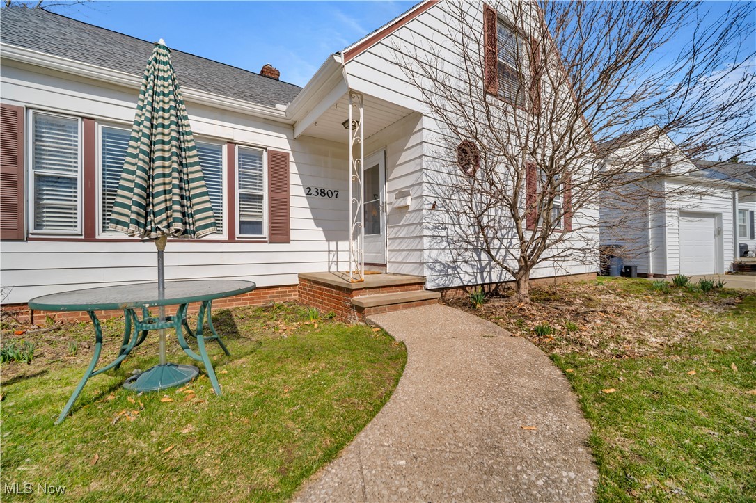 23807 Edgehill Drive, Beachwood, Ohio image 3