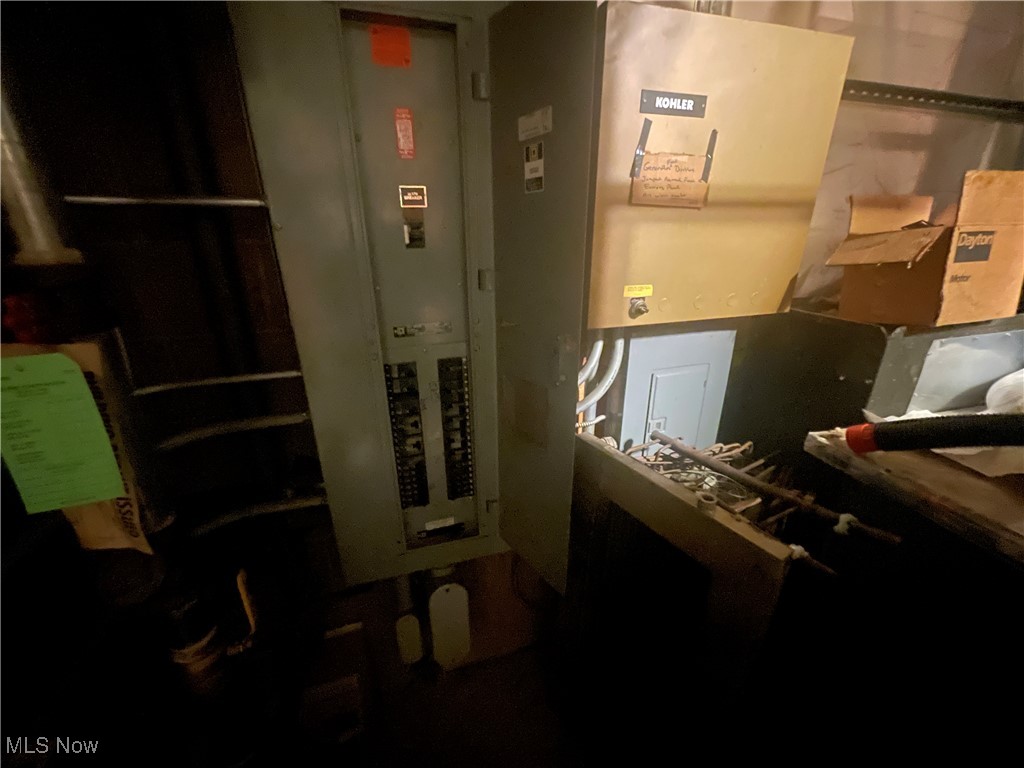 City/Youngstown - Commercial Sale