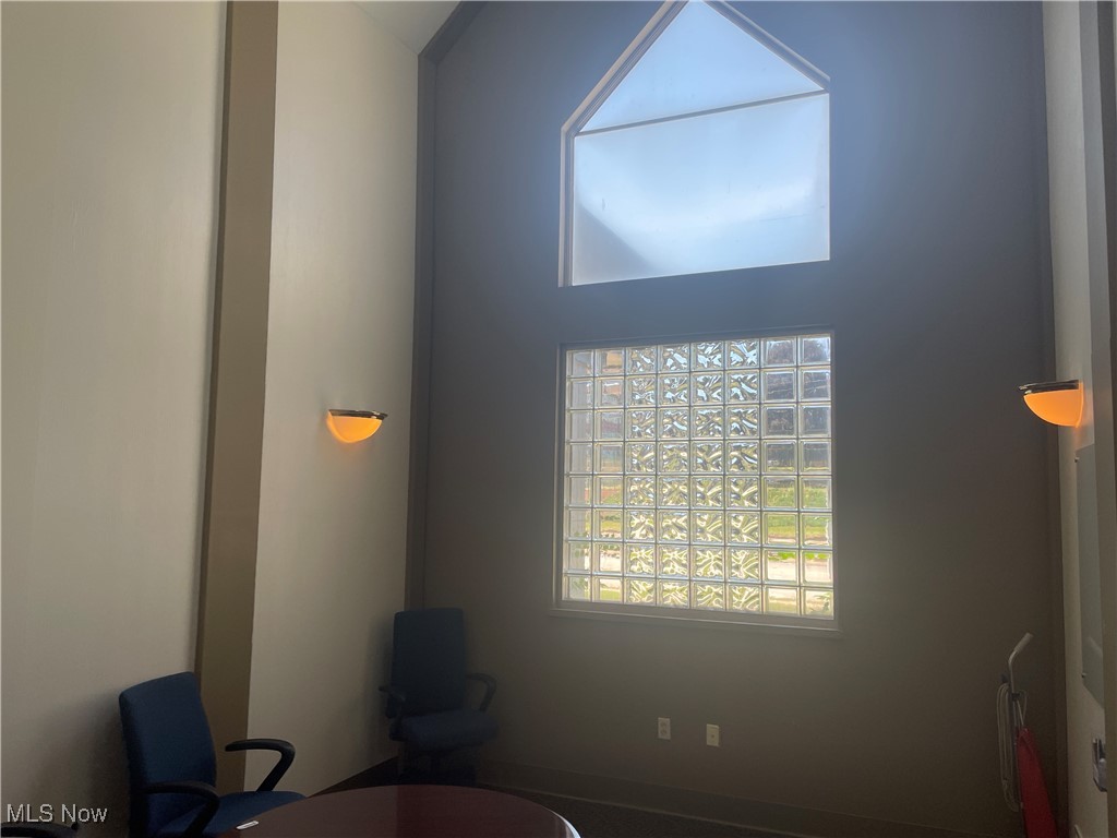 City/Youngstown - Commercial Sale