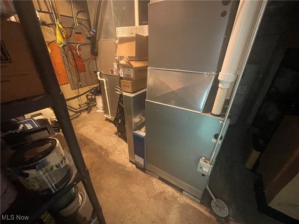 City/Youngstown - Commercial Sale