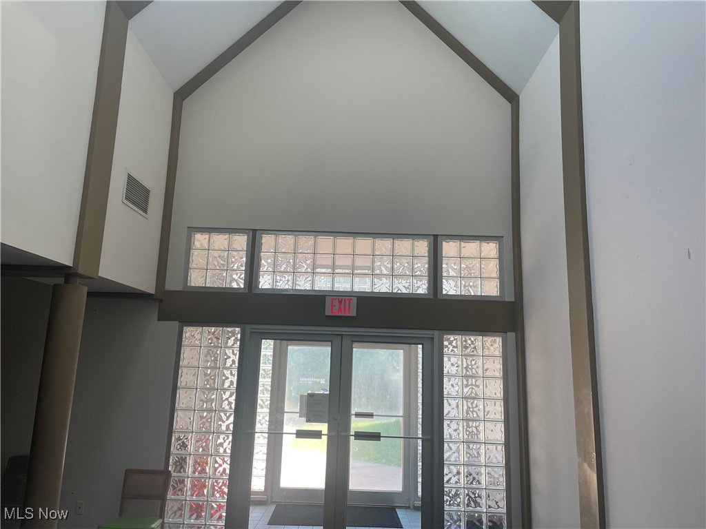 City/Youngstown - Commercial Sale