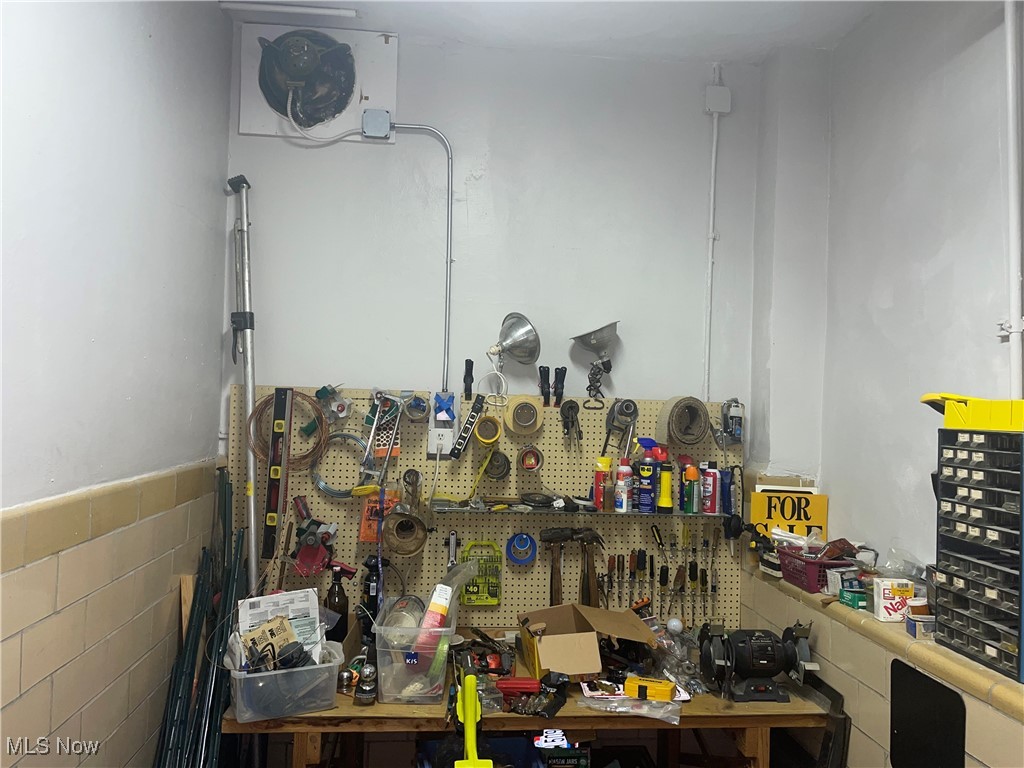 City/Youngstown - Commercial Sale