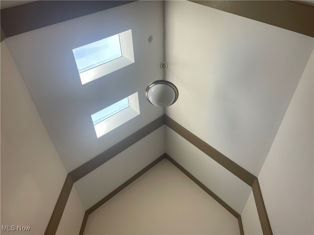 City/Youngstown - Commercial Sale