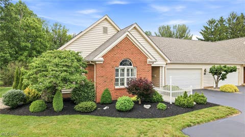 Condo For Sale - 149 Village Court<br/> Columbiana, OH 44408