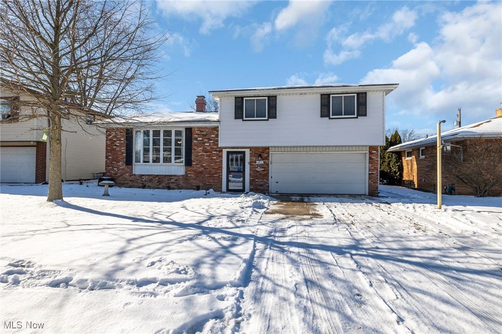 Photo of 6802 Brandywine Road, Parma Heights, OH 44130 (MLS # 5183402)
