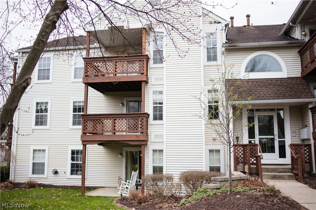 Photo of 1304 Cedarwood Drive #A2, Westlake, OH 44145 (MLS # 5197267)