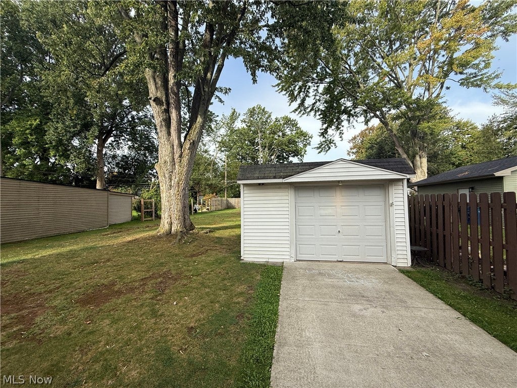 4588 W 227th Street