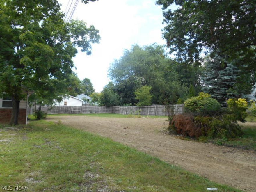 Vacant City Lot in North Akron/Chapel Hill area. 2 Parcels. All City Utilities available. Listed and Sold in AS IS Condition!This property is eligible under the Freddie Mac First Look Initiative through 8/19/14. LISTED and SOLD in AS IS condition! Homestead/Property Assessments are unknown. Attachments/Supplementals, Buyers Proof of Funds, Buyers CERTIFIED Earnest
Money Check made payable to listing company to be with all offers submitted...