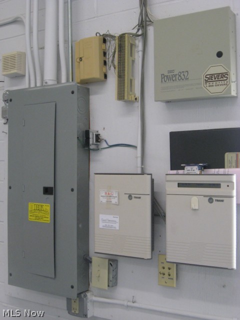 Industrial - Commercial Lease