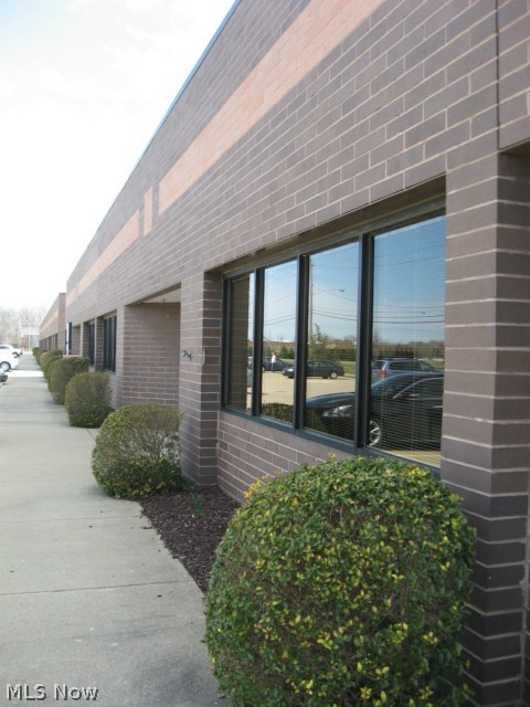 Great Mentor location! Built in 2000 and gently used office/warehouse condominium. Attractive front elevation with brick front and nice landscape accents. 10' overhead and man door in rear. Functional layout with 900 square feet of warehouse space and 1018 square feet of office space. Nice mix of businesses nearby with ample parking. Available for immediate occupancy.