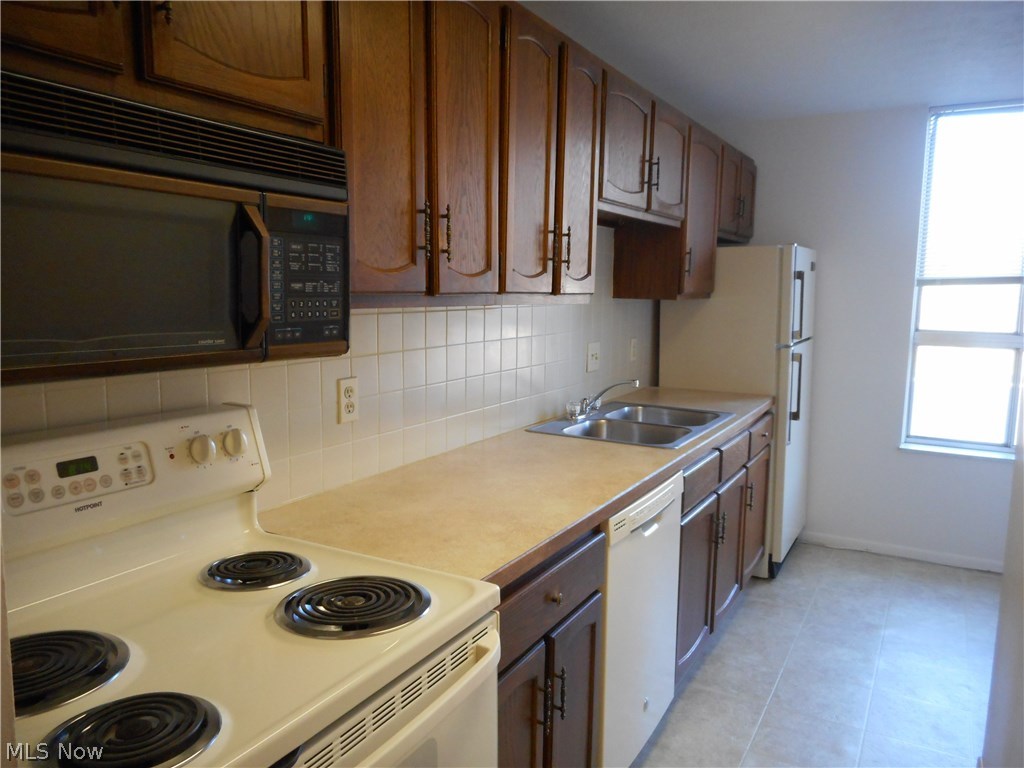 Silver Lake Towers Condo - Residential