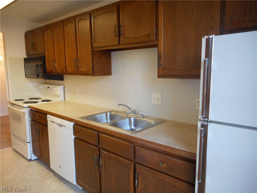 Silver Lake Towers Condo - Residential