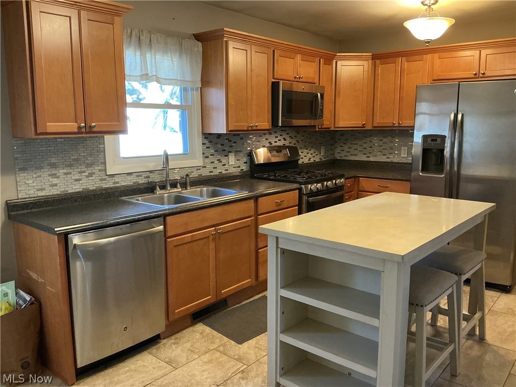 D E Santees 1st Add - Residential