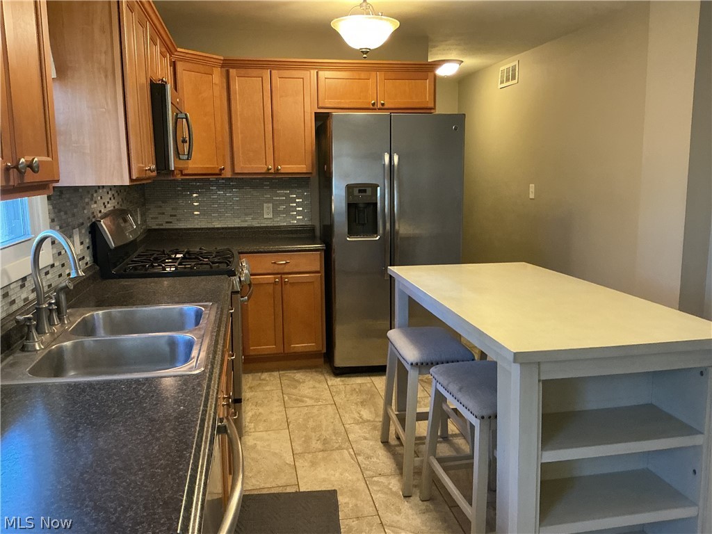 D E Santees 1st Add - Residential