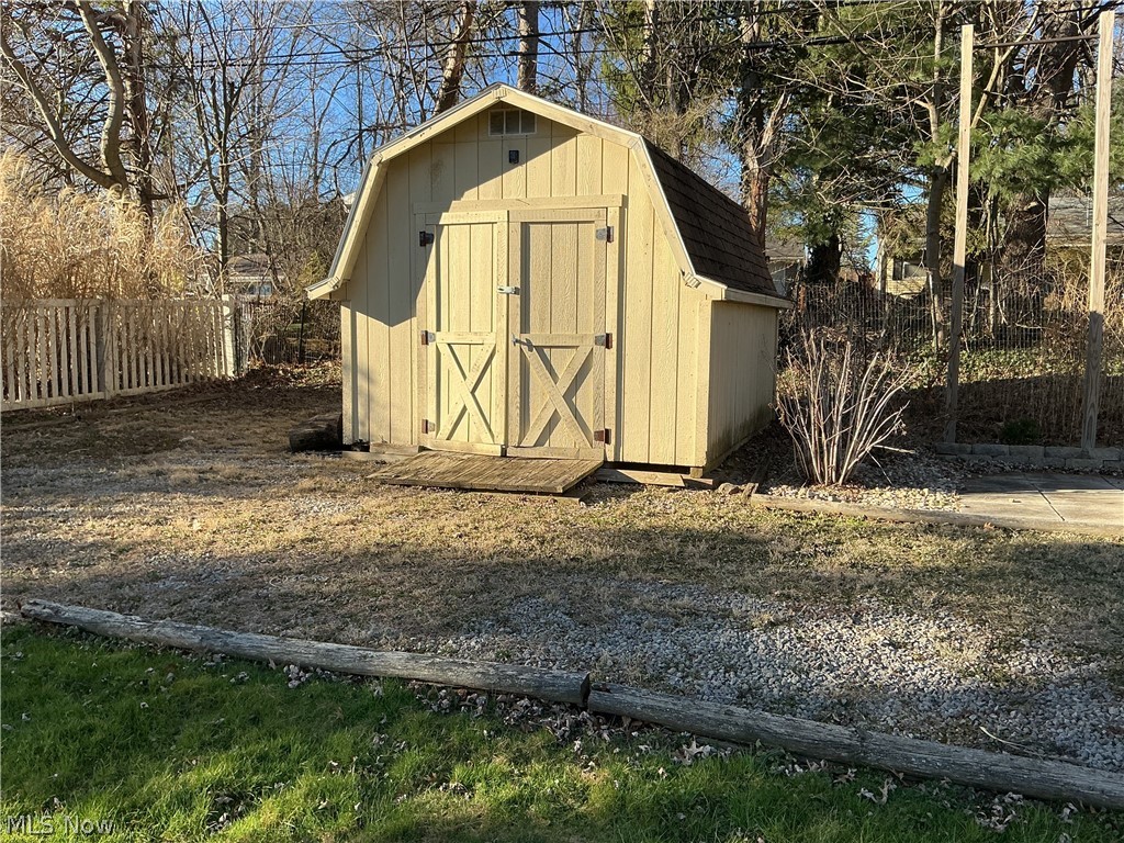 D E Santees 1st Add - Residential