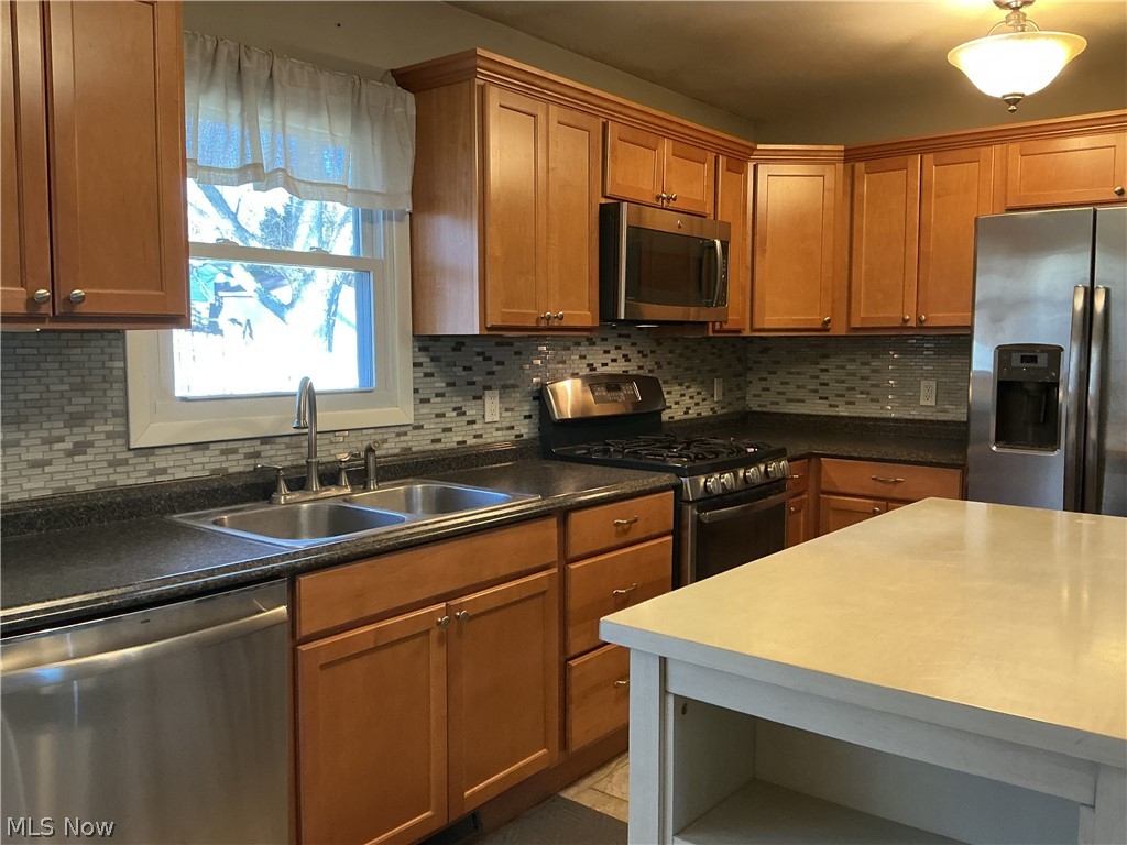 D E Santees 1st Add - Residential