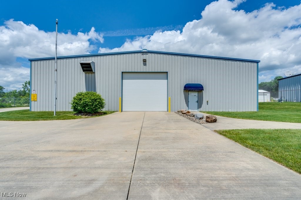 6,000 sq. ft. of open space with no private offices. $5,000 per month with 1 large 14 H x 16 W door with opener. Two-man doors and a private bathroom, utility sink. For lease only. Great location, secured with fencing and plenty of parking. The owner will pay the yearly taxes. Tenant pays electric, propane (heat), partial pumping of sewage tank, and water. Near downtown Akron, Tallmadge, and Akron areas.