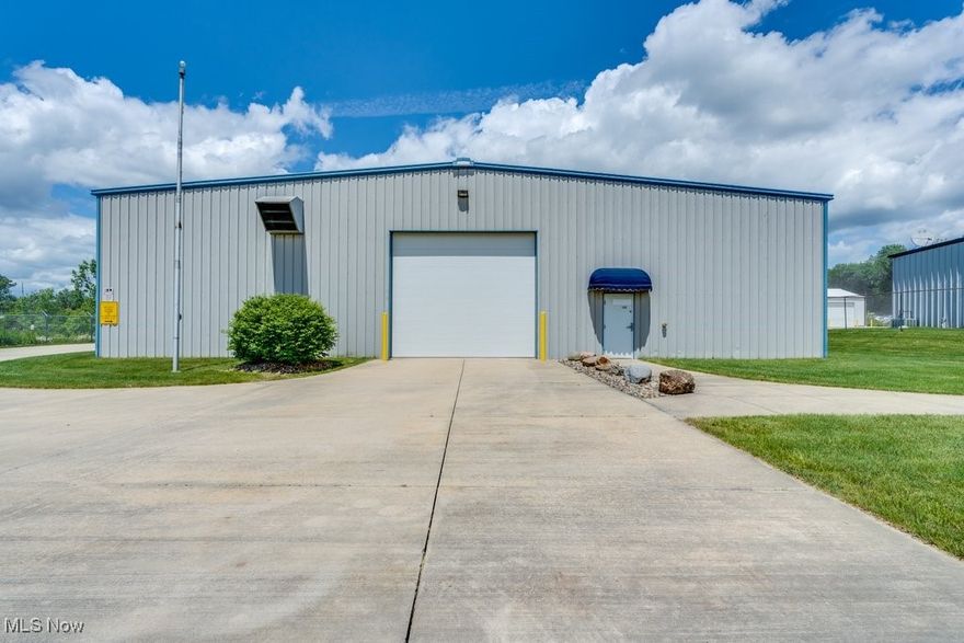 6,000 sq. ft. of open space with no private offices. $5,000 per month with 1 large 14 H x 16 W door with opener. Two-man doors and a private bathroom, utility sink. For lease only. Great location, secured with fencing and plenty of parking. The owner will pay the yearly taxes. Tenant pays electric, propane (heat), partial pumping of sewage tank, and water. Near downtown Akron, Tallmadge, and  Akron areas.