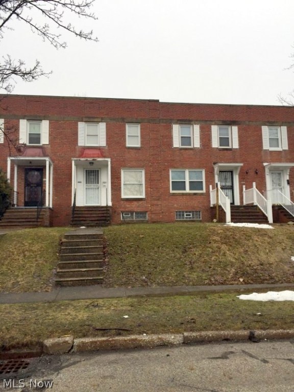 All Brick Colonial Condominium. Featuring 3 spacious bedrooms and formal dining room with hardwood floors. Great Kitchen for that gourmet chef in you, with an abundance of cabinetry and counter space. Attached 1 car garage with access to unit. Submit offer and make this your home. Schedule your showing Today!! There is not an active management company for this condominium. Village of Highland Heights maintains lawn.