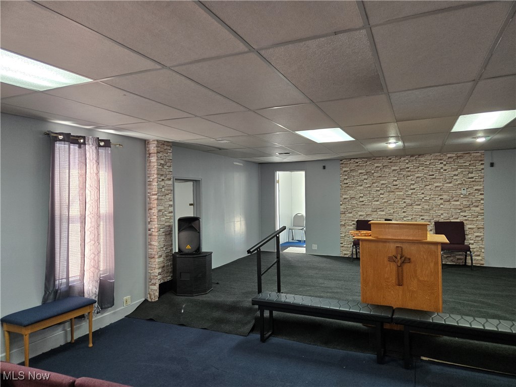 Naher - Commercial Sale