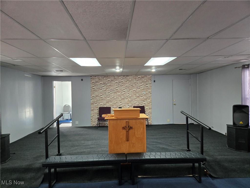 Naher - Commercial Sale