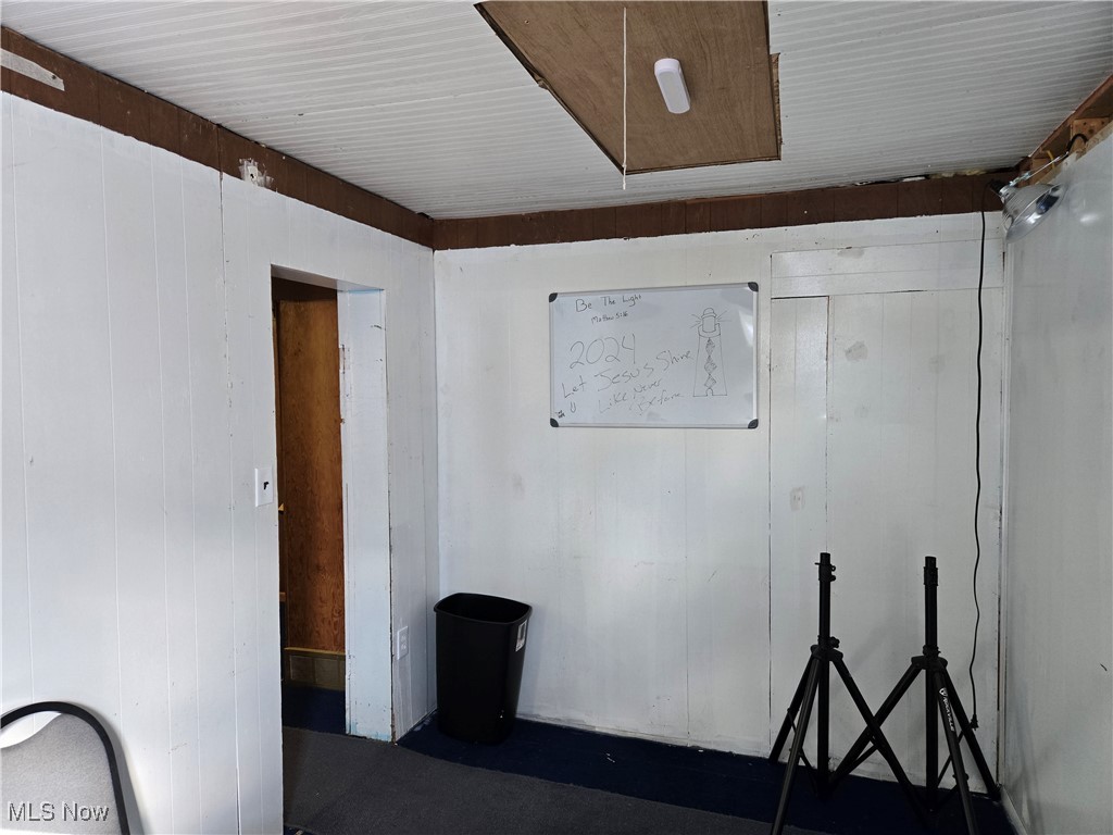 Naher - Commercial Sale