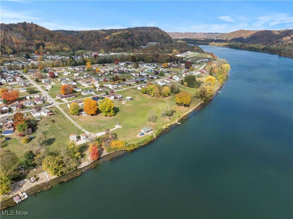Elizabeth Avenue, Powhatan Point, Ohio image 14
