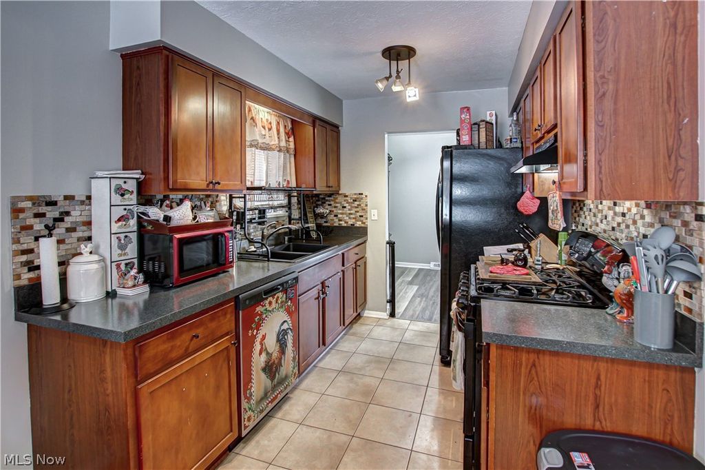 Photo of 9559 Driftwood Drive, Olmsted Falls, OH 44138 (MLS # 5184713)