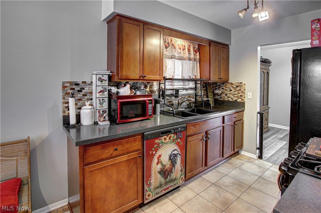 Photo of 9559 Driftwood Drive, Olmsted Falls, OH 44138 (MLS # 5184713)