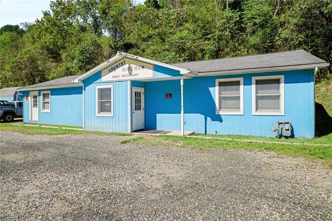 606 Harris Highway