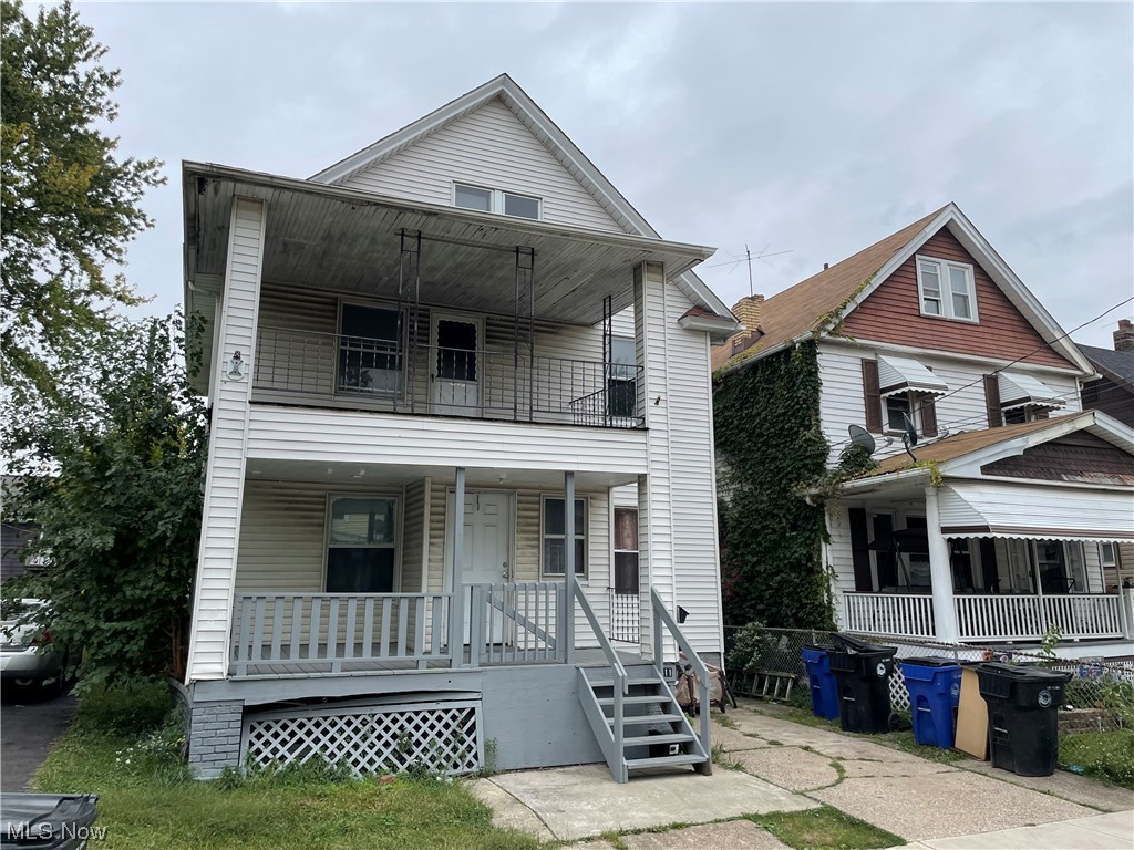 Newly painted 1 bed 1 bath upper unit with carpeted floors. Vinyl flooring in the bath and kitchen. Fridge and stove included move in ready! Do not miss this one! Schedule your showing appointment today.Rental requirements:Credit score of 600+. 500 - 600 is considered conditional.Less than 3 items in collections, excluding student loan and medical. Monthly income of 2.5 times the amount of the monthly rent.Thorough Eviction Check. $50 Non Refundable App Fee for all Adults who will be occupying the property.Applications can only be completed online.Typical Security Deposit equivalent to one months rent, pending results of background checks. Tenants must have the electric and gas transferred into their name and obtain renters insurance prior to receiving keys to the property.
This property accepts housing choice vouchers.