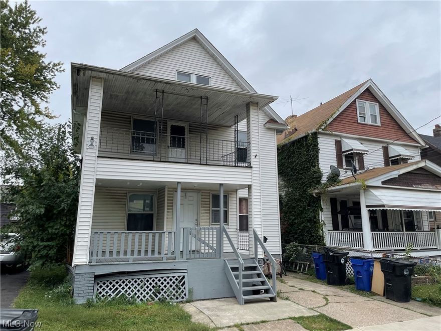 Newly painted 1 bed 1 bath upper unit with carpeted floors. Vinyl flooring in the bath and kitchen. Fridge and stove included move in ready! Do not miss this one! Schedule your showing appointment today.Rental requirements:Credit score of 600+. 500 - 600 is considered conditional.Less than 3 items in collections, excluding student loan and medical. Monthly income of 2.5 times the amount of the monthly rent.Thorough Eviction Check. $50 Non Refundable App Fee for all Adults who will be occupying the property.Applications can only be completed online.Typical Security Deposit equivalent to one months rent, pending results of background checks. Tenants must have the electric and gas transferred into their name and obtain renters insurance prior to receiving keys to the property.
This property accepts housing choice vouchers.