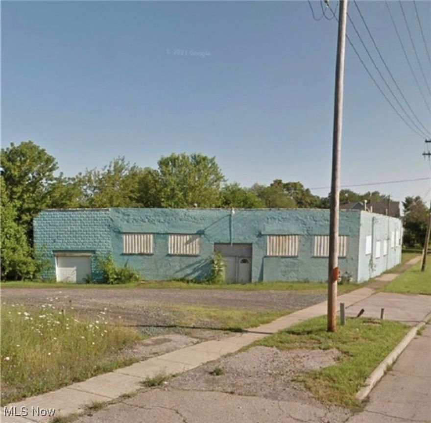 Prime commercial space, for a light industrial, warehousing or general business. All brick building with two drive in doors and ample parking. Perfect for anyone looking to open a small business or warehousing needs.